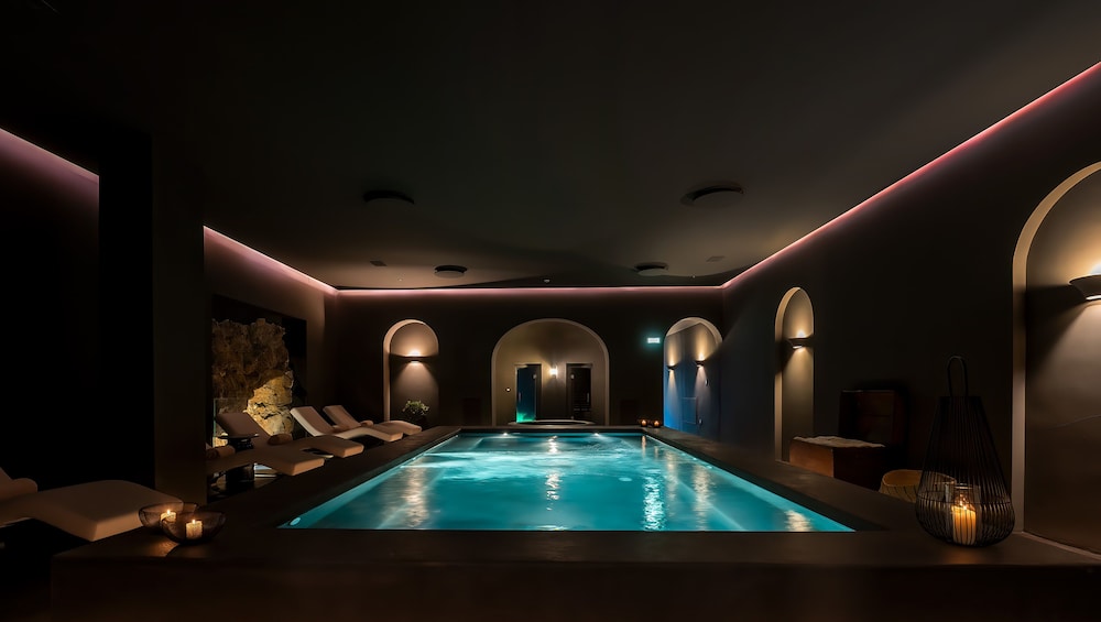 Swimming pool-spa