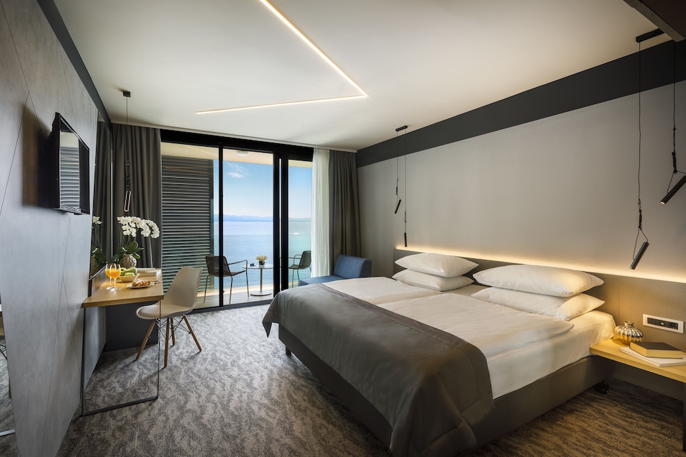 Superior double room, sea view, balcony