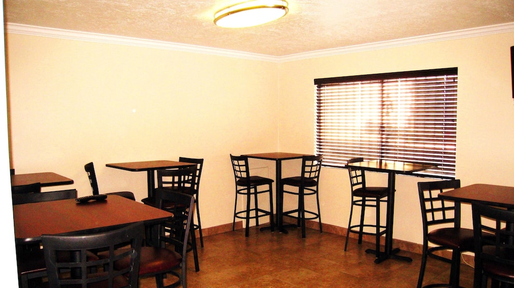 Discovery Inn 39/56