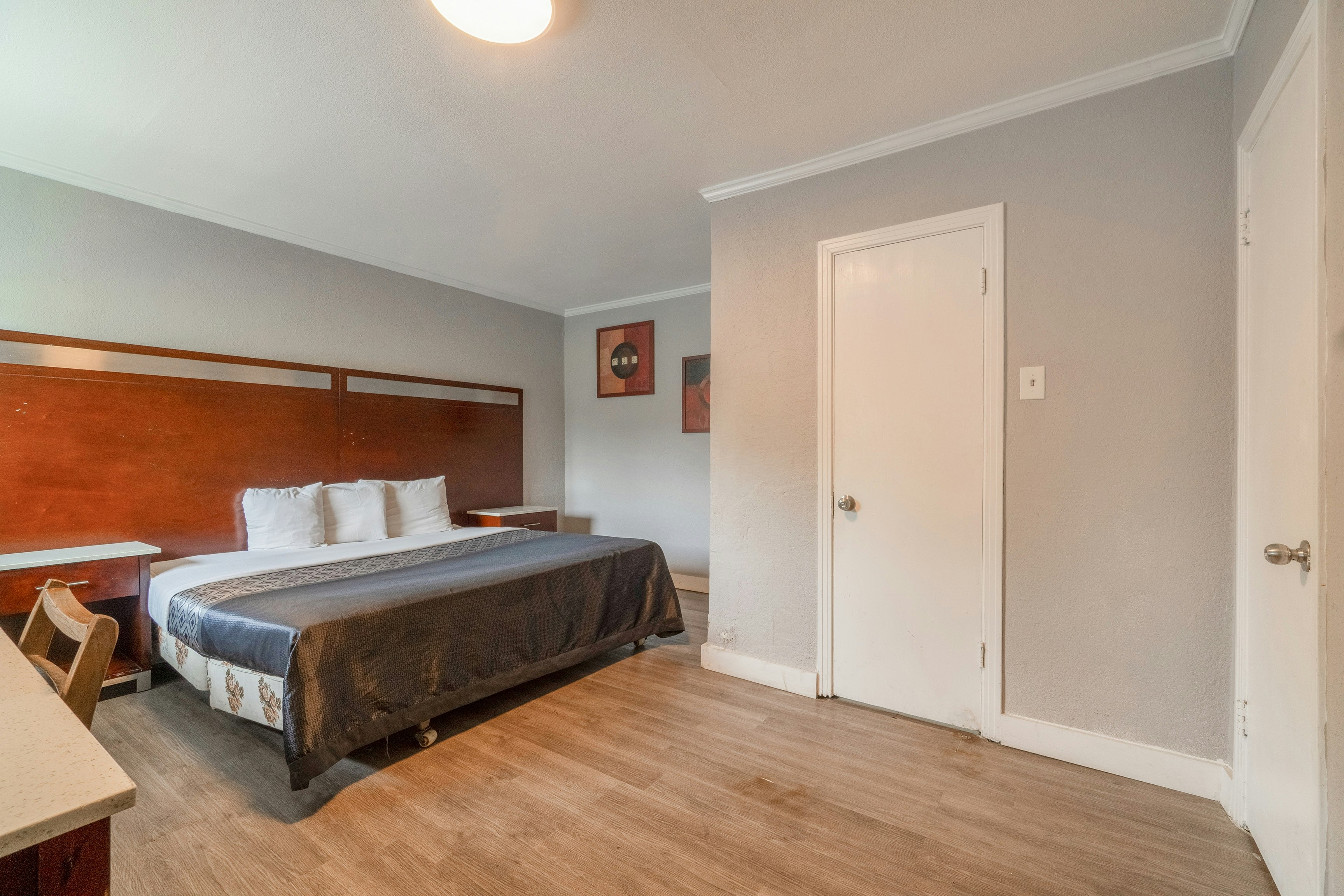 King Bed Non-Smoking, Alamo Oasis Inn and Suites By OYO San Antonio 6/9