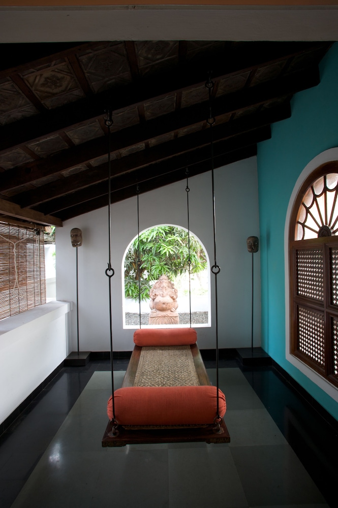 THE MALABAR HOUSE 24/44