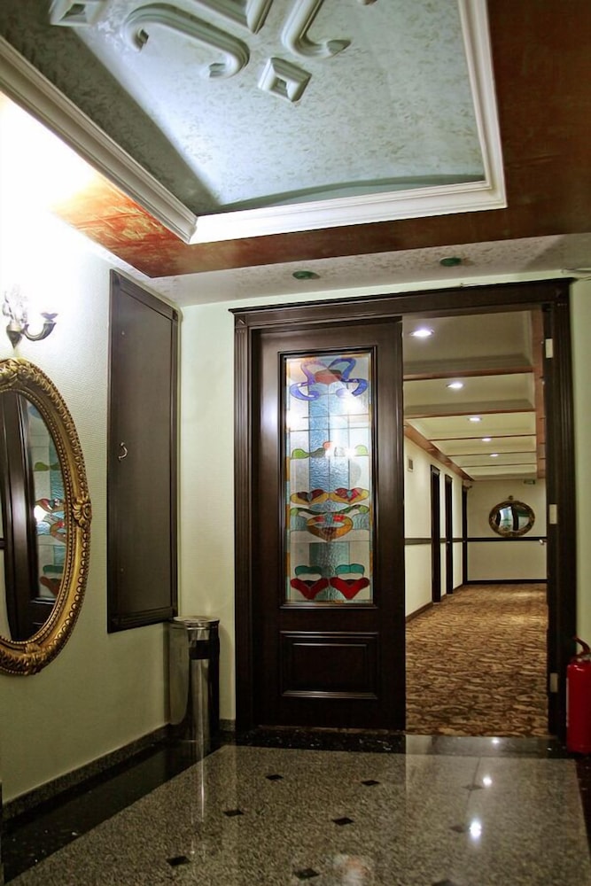 Omur Hotel 9/50