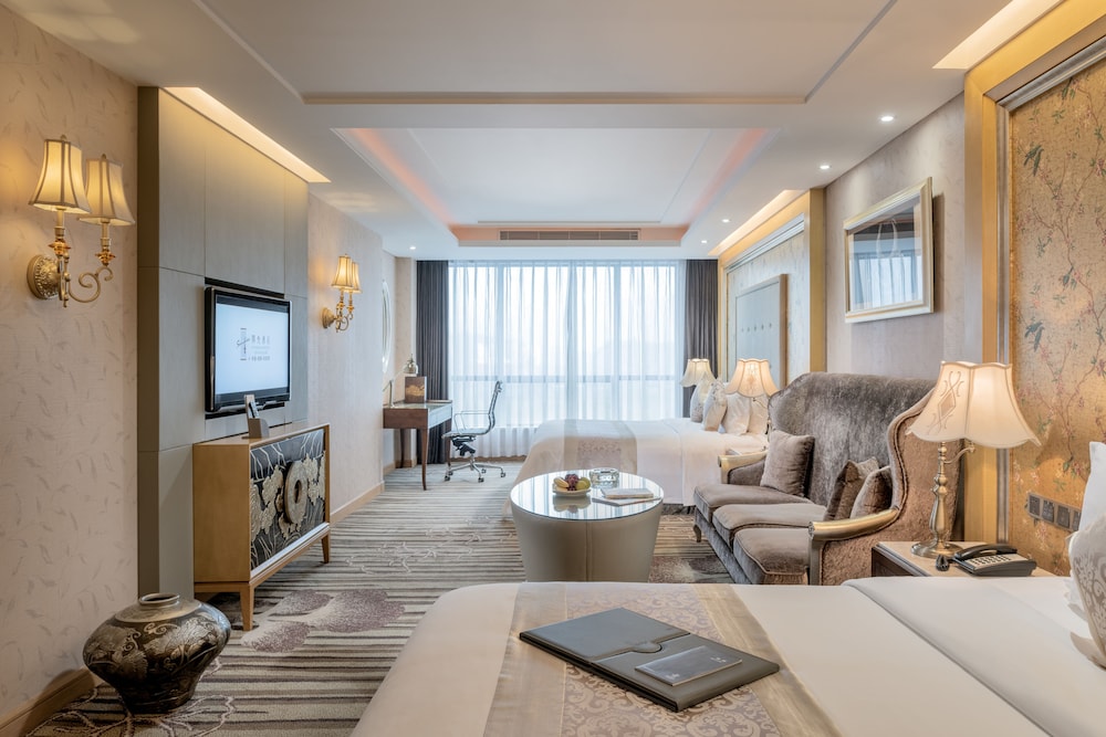 Sunshine Hotel Zhangjiajie 55/75