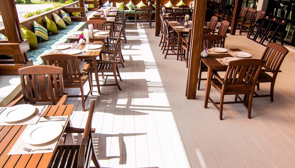 THE PHU BEACH HOTEL 45/65