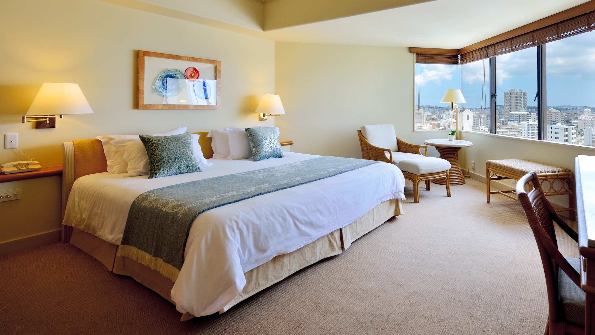 CLUB, KING BED, LOUNGE ACCESS