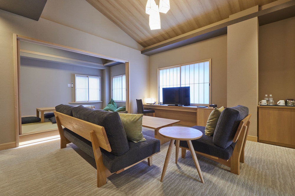 Rinn Shirakawa South 39/50