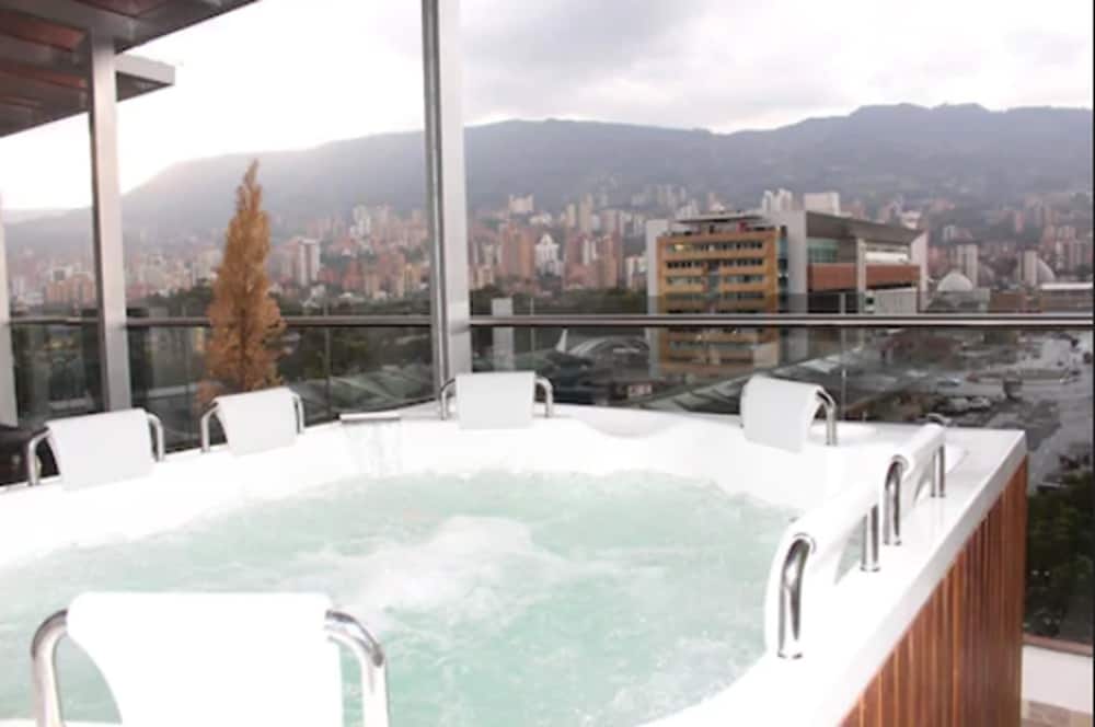 Sixtina Plaza Hotel 1/65