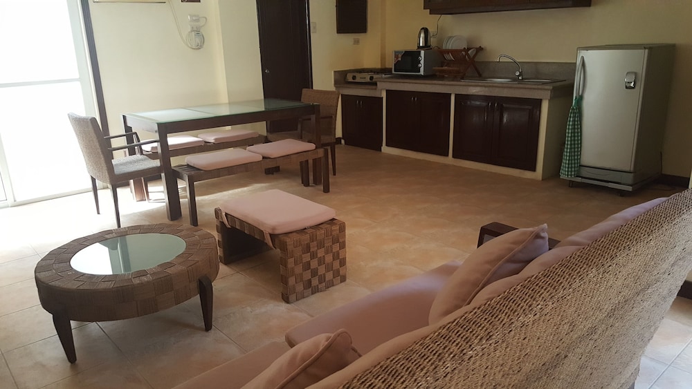 Sheridan Villas Boracay 16/25