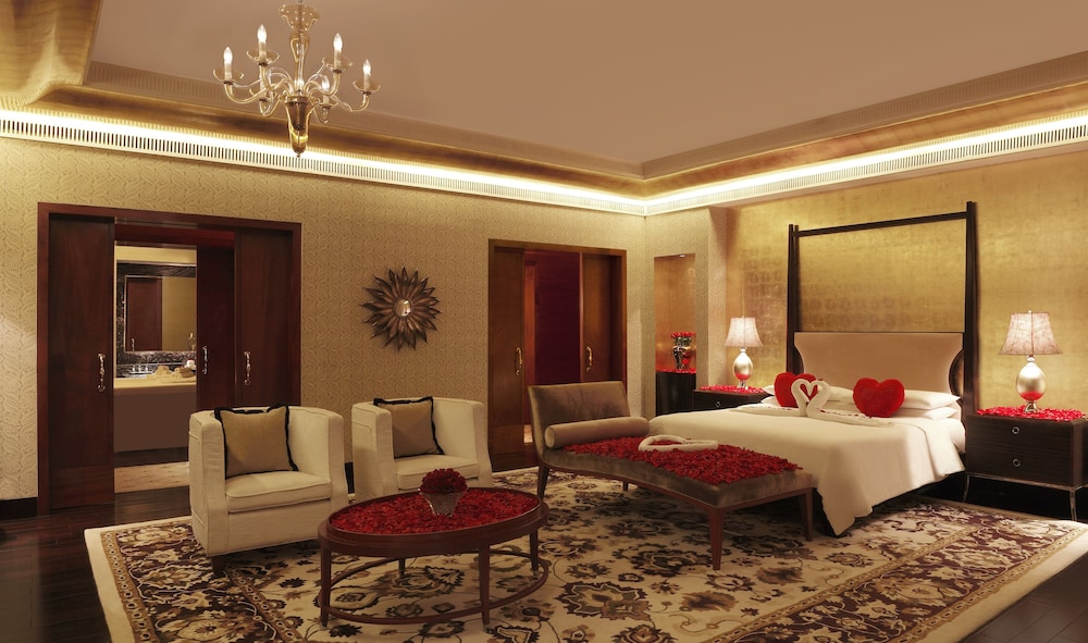 The Leela Ambience Gurugram Hotel And Residences 33/80