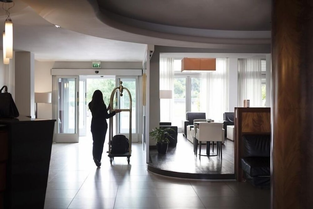Smart Hotel Holiday 31/50