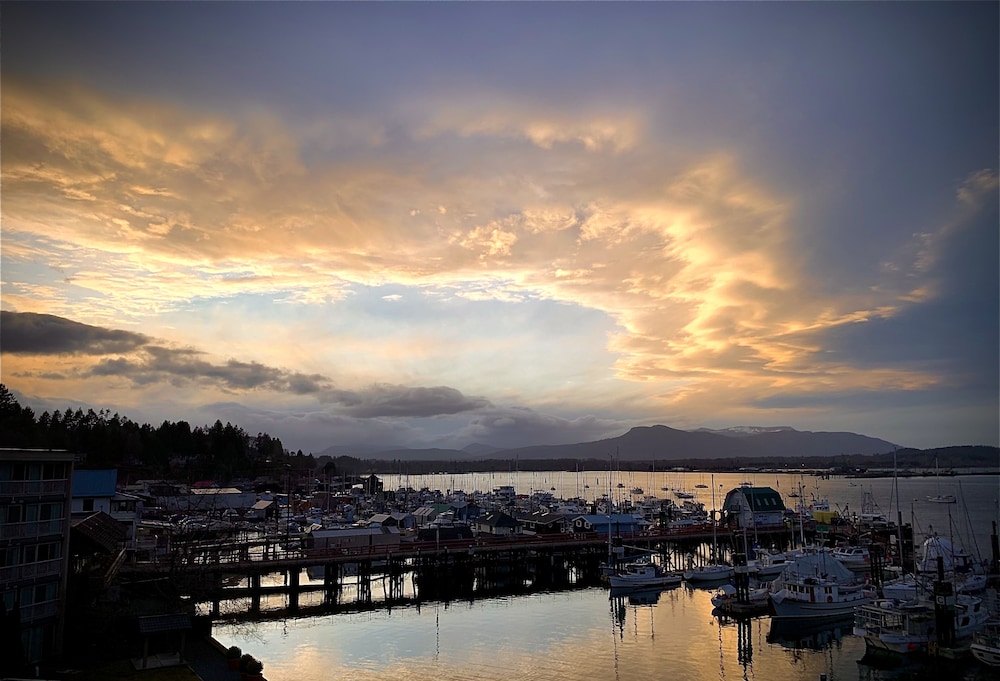 Oceanfront Suites At Cowichan Bay 58/63
