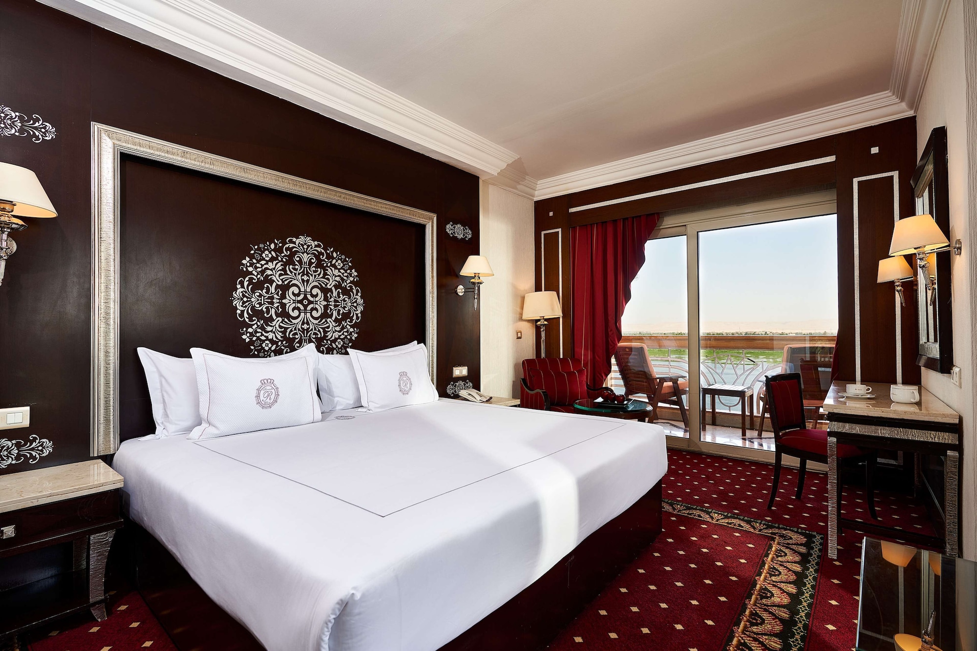 ROYAL CLUB FRONT NILE VIEW