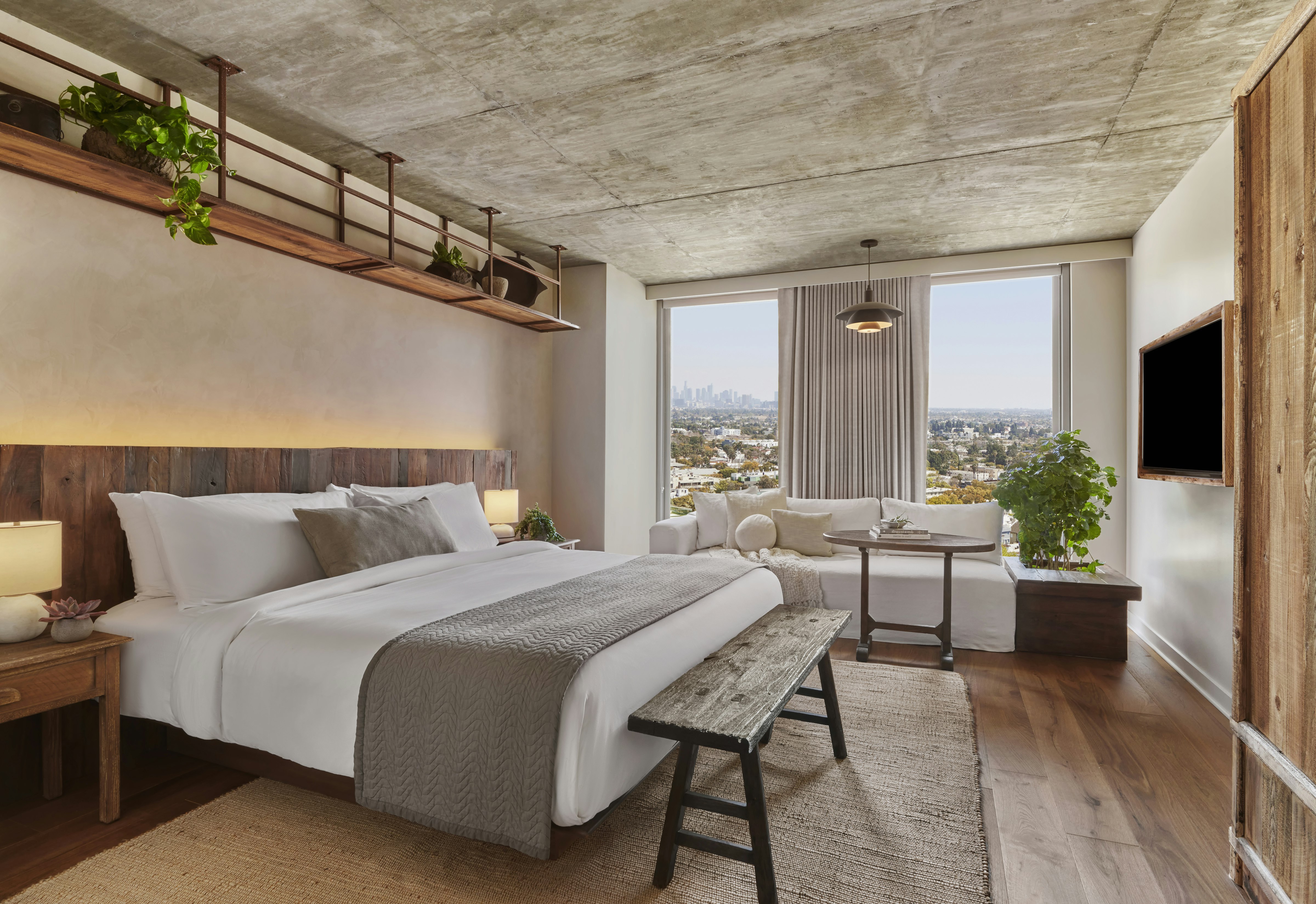 Skyline, King Bed