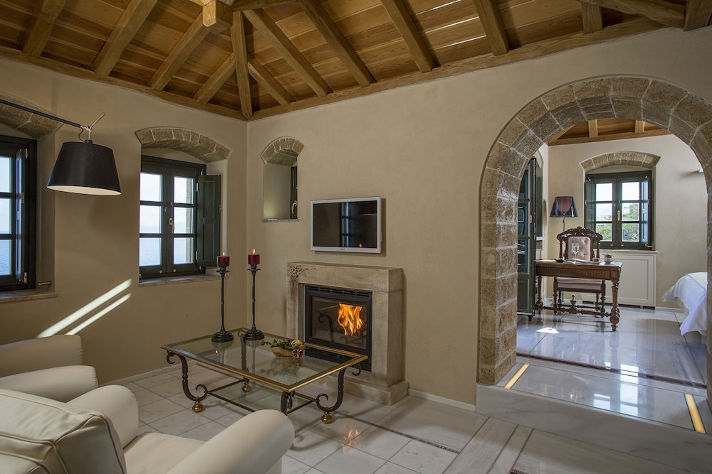 Moni Emvasis Luxury Suites 39/70