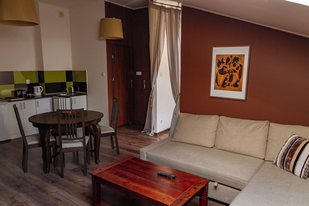 Lounge Apartments 32/50