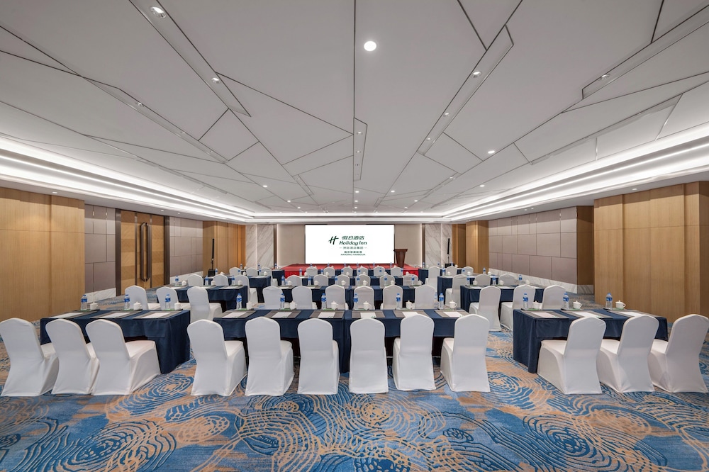 HOLIDAY INN NANJING HARBOUR 69/76