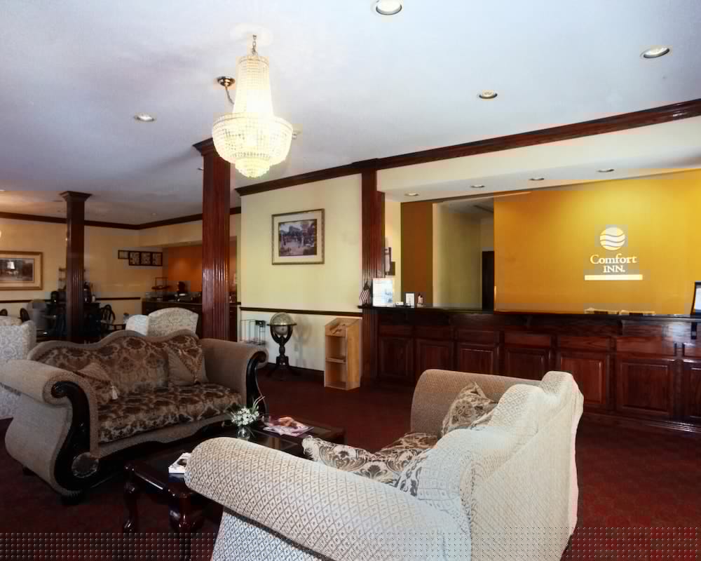 Executive Inn 24/33