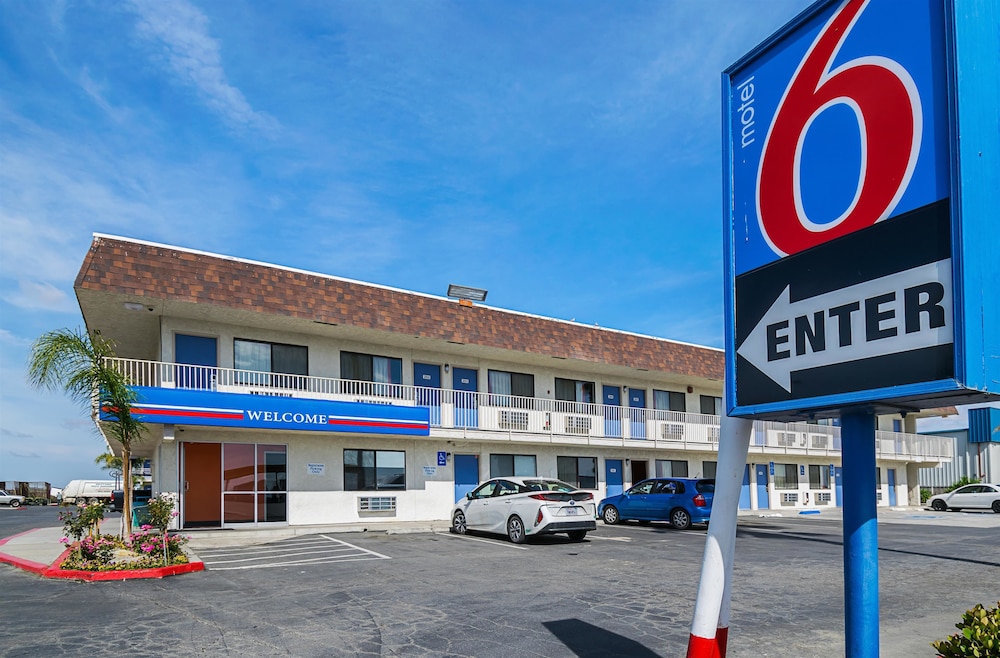 Motel6 Lost Hills, CA 1/46