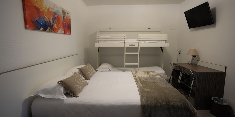 Hotel Napoleon 10/30