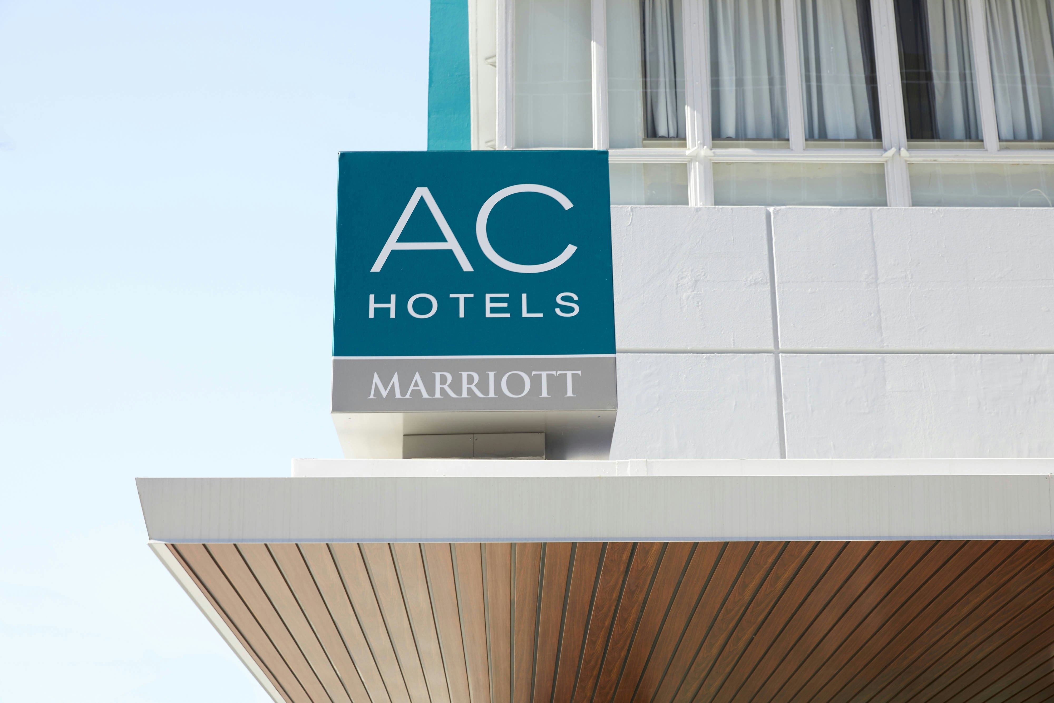 AC Hotel by Marriott Beverly Hills 4/54
