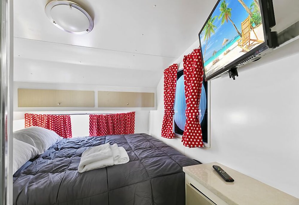 Double and Bunk Bed, 3 Bunk Beds, External Bathroom