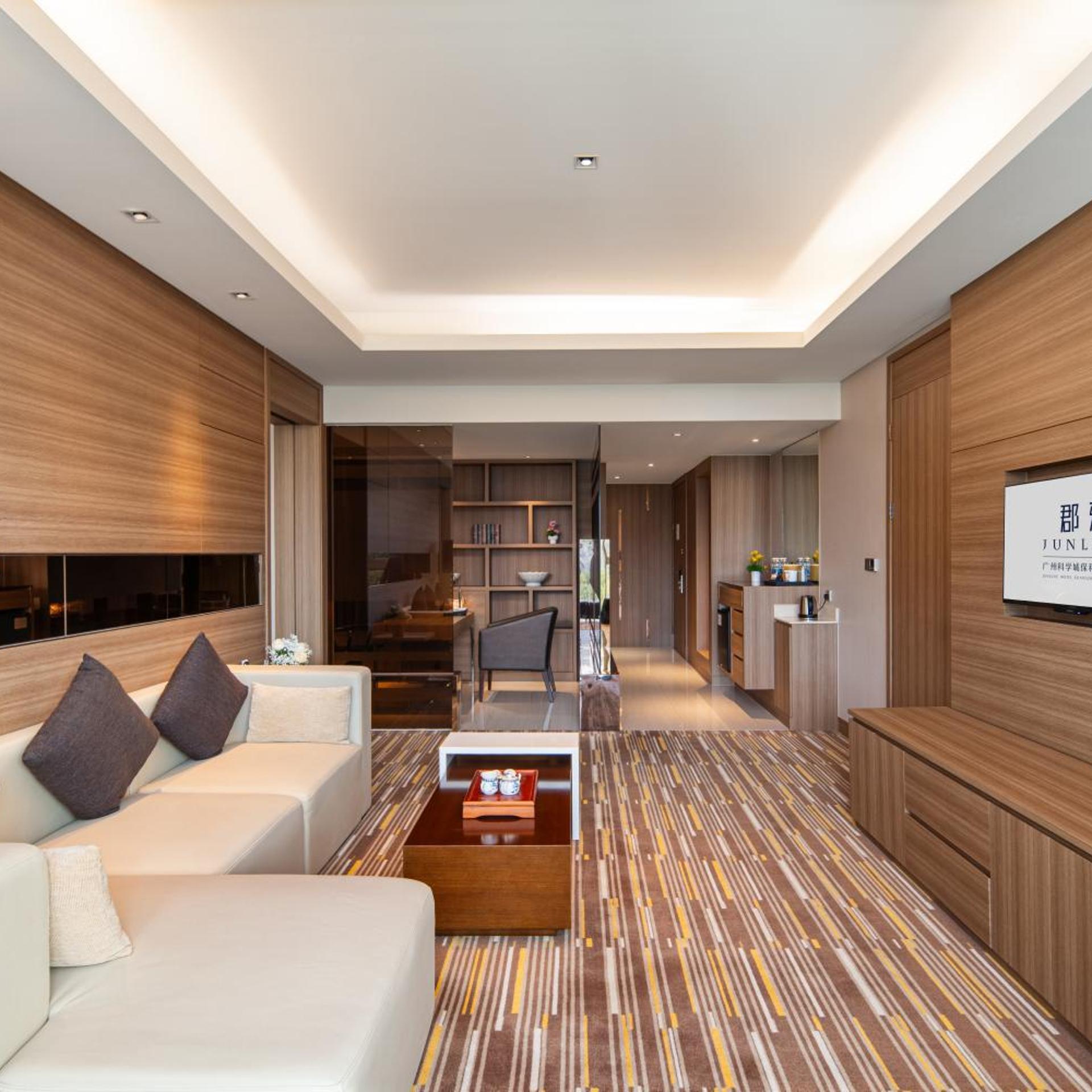 1 Bedroom, Study, Suite, King Bed، HOLIDAY INN GUANGZHOU SCIENCE CITY 4/9
