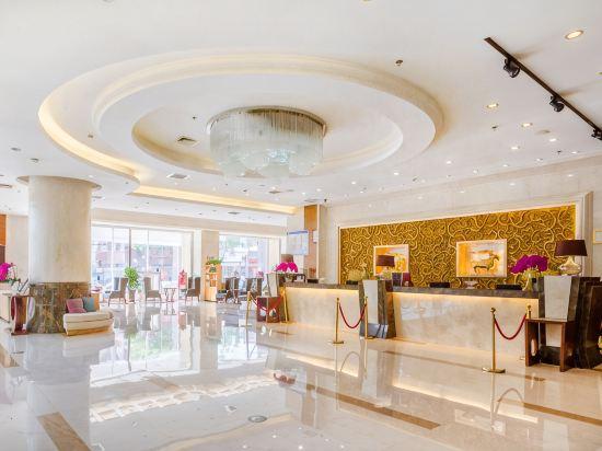 Chun Xue Four Seasons Hotel 9/57