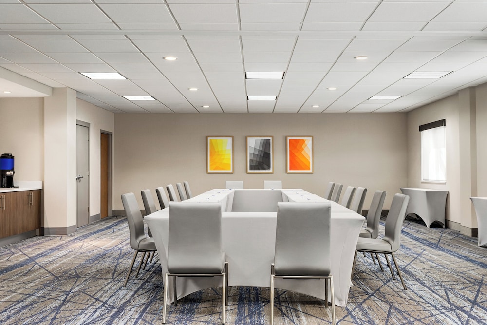 Holiday Inn Express Hotel And Suites Birmingham Irondale East 35/50