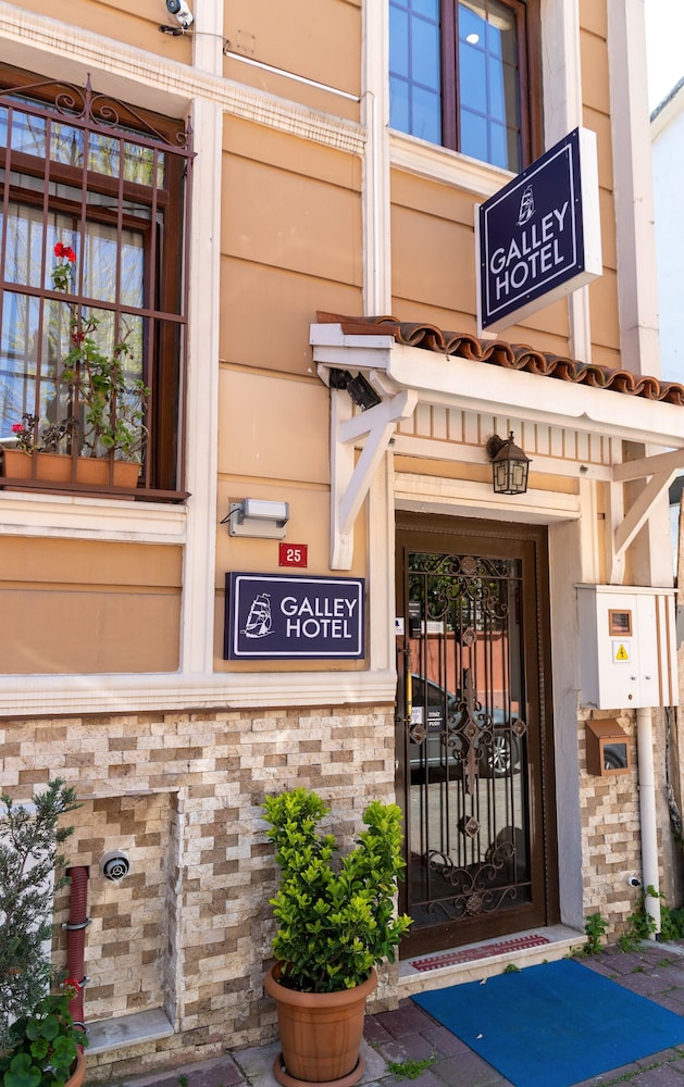 Galley Hotel 6/50