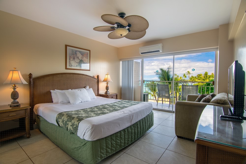 Waikiki Shore by OUTRIGGER 25/81