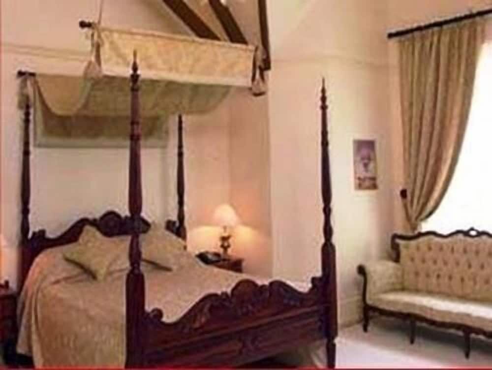 The Hunting Lodge - Restaurant with rooms 15/20