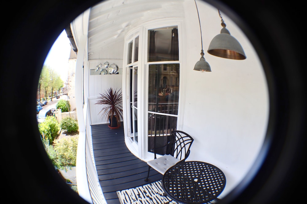 Colson House 5/50