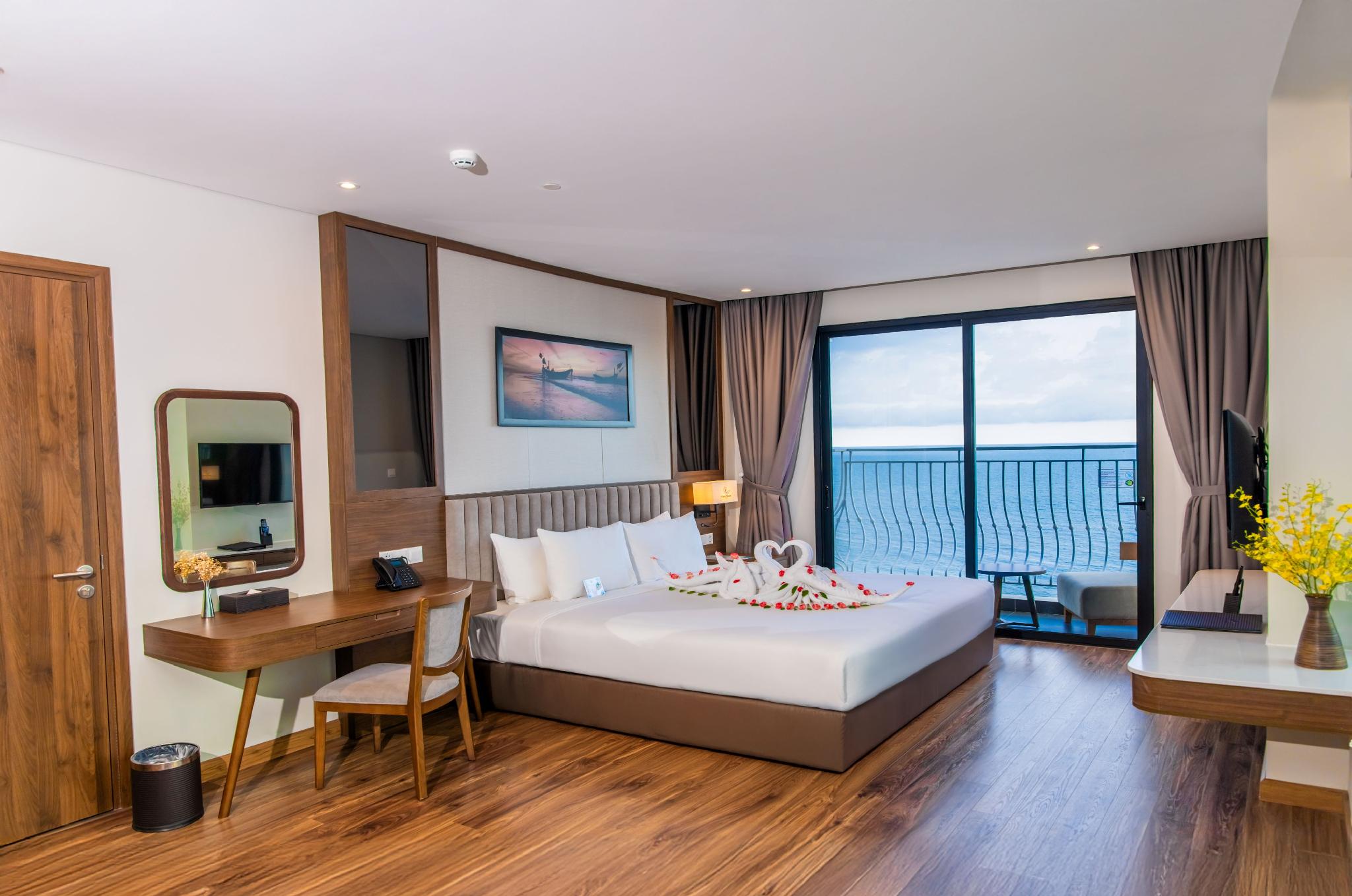 Suite, Ocean View, Balcony