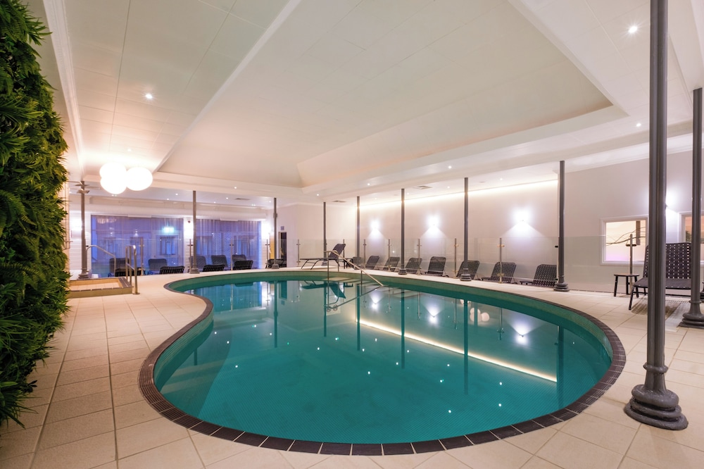 Elite Venue Selection Felbridge - Gatwick 50/75