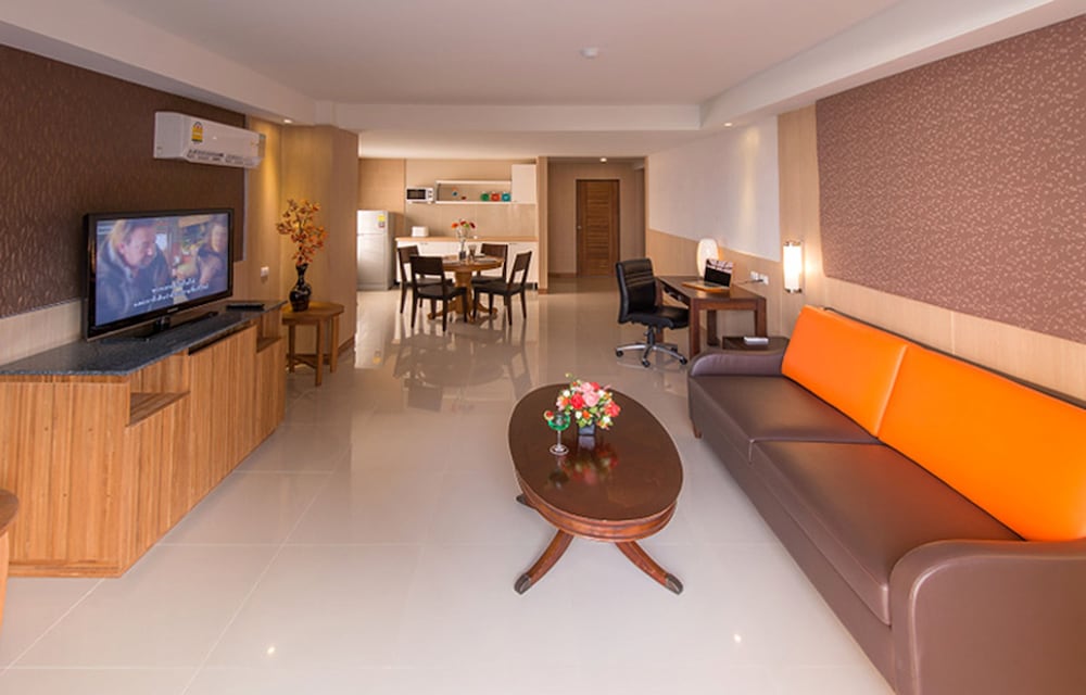 DYNASTY GRANDE HOTEL 33/45