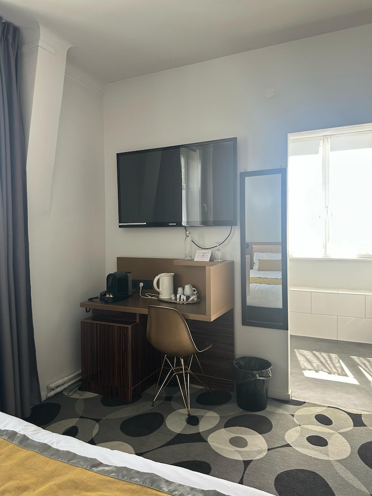 Qualys-Hotel Auberge du Forgeron 58/64