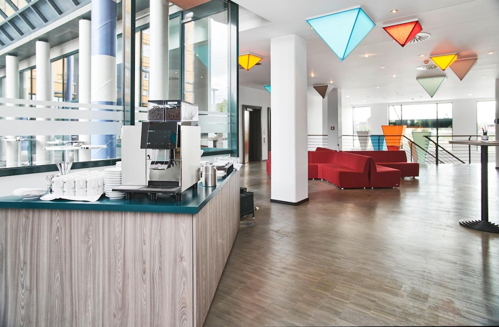 Trans World Hotel Donauwelle 29/50