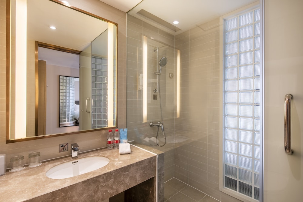 HOLIDAY INN EXPRESS SHENYANG GOLDEN CORRIDOR 24/49