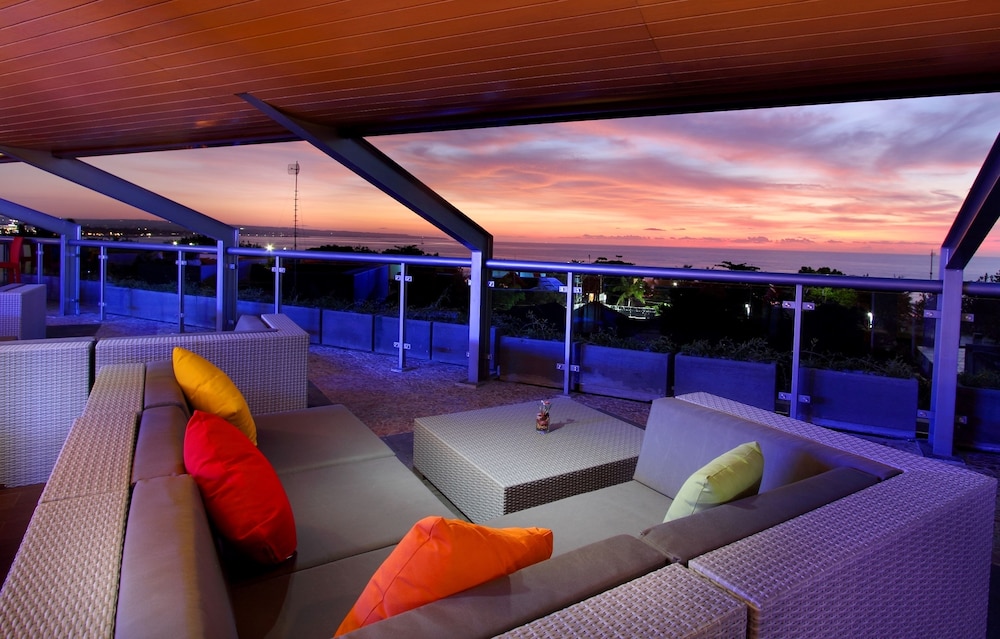Kuta Beach Hotel 7/45