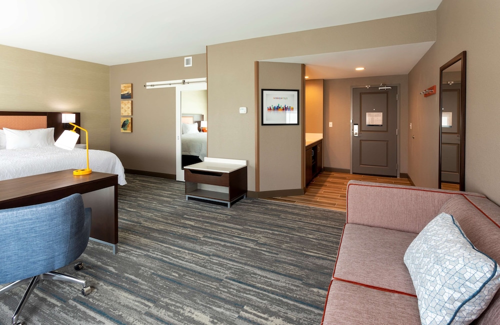 جناح بسرير كينج مع أريكة لذوي الإعاقة، Hampton Inn Eden Prairie Minneapolis Mn 3/7