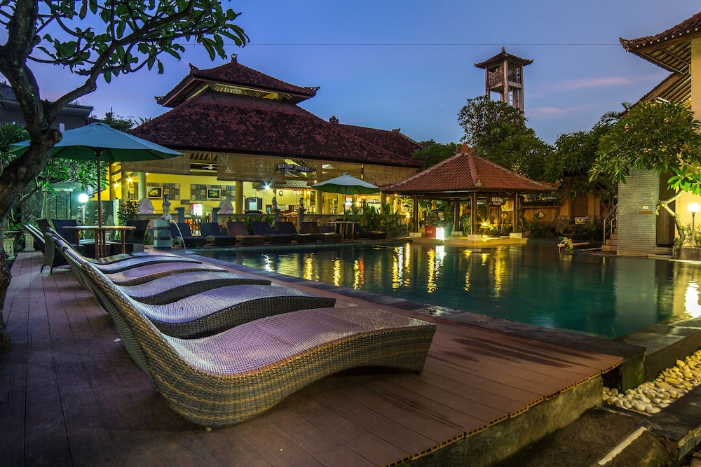 Bakungs Beach Hotel 36/38