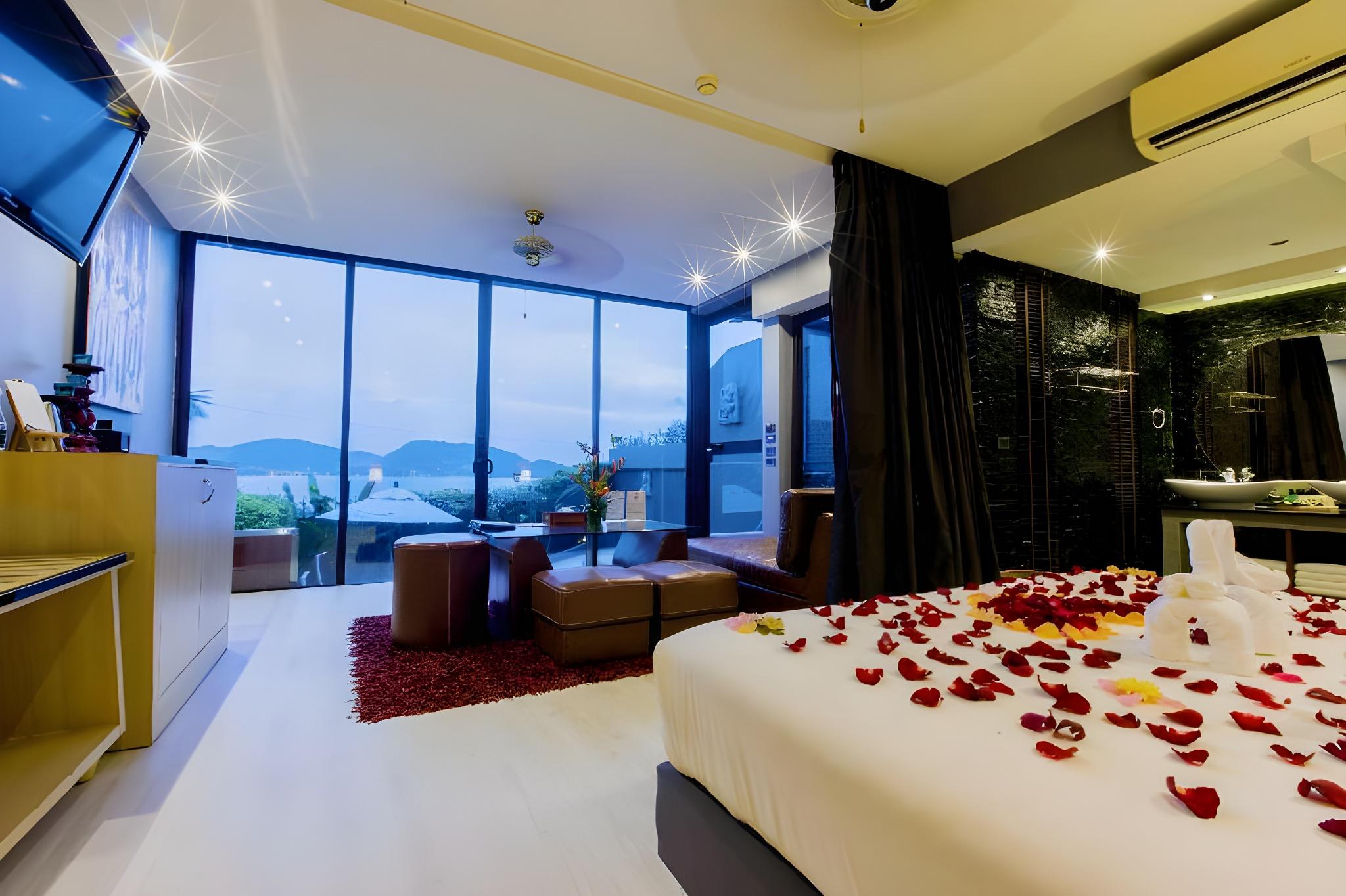 Pool, Premium, Deluxe, Suite, Ocean Front