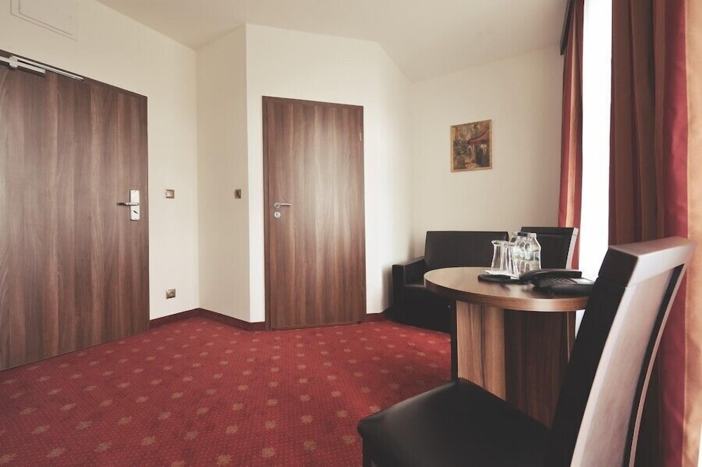Hotel Centrum Sosnowiec 37/40
