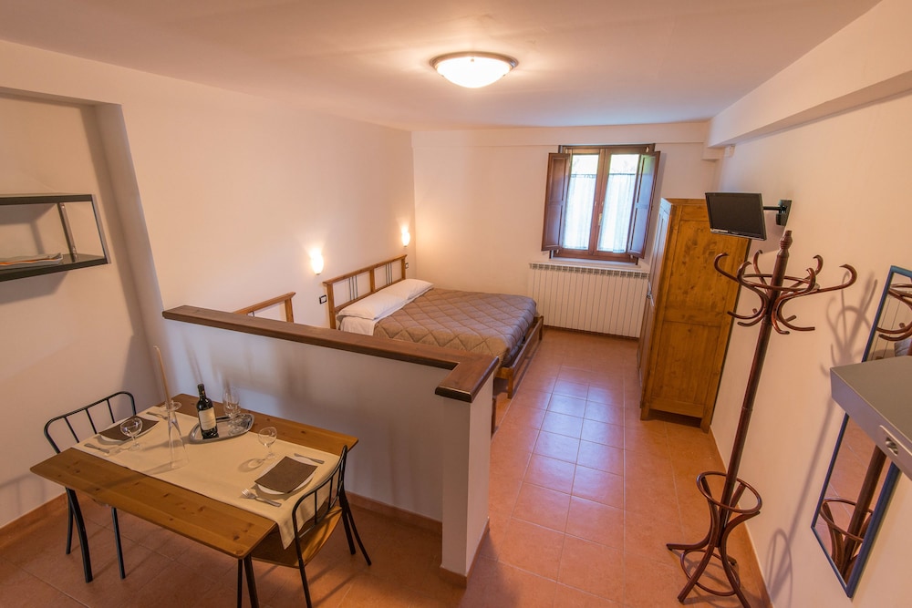 Albergo Della Corte 25/27
