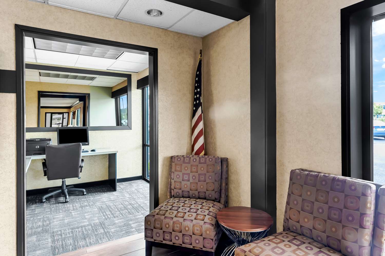 Red Lion Hotel Portland Airport 7/33