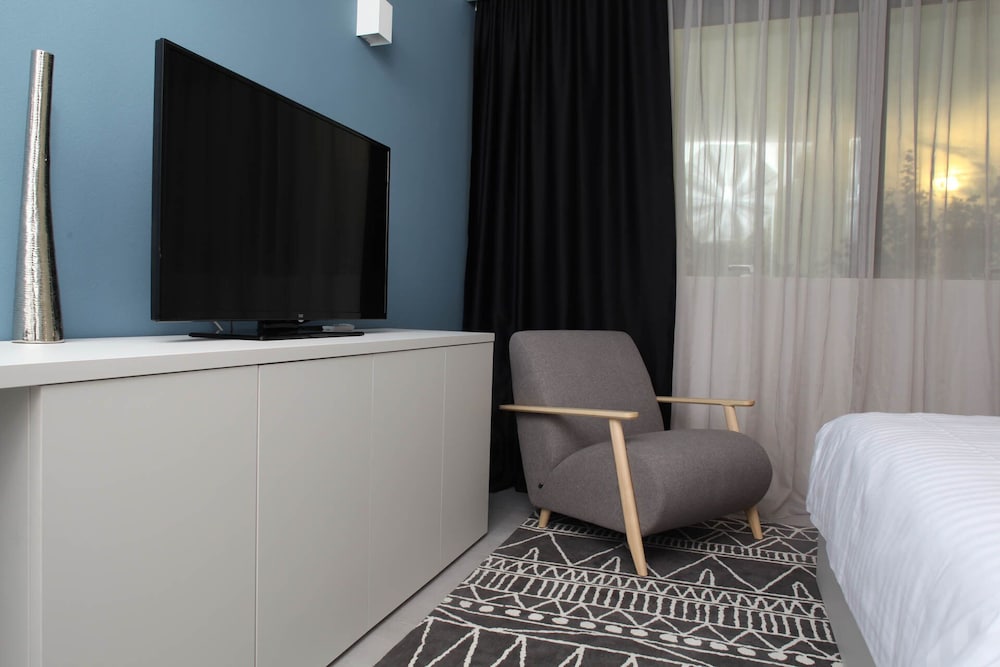 Hotel Cubis 58/59