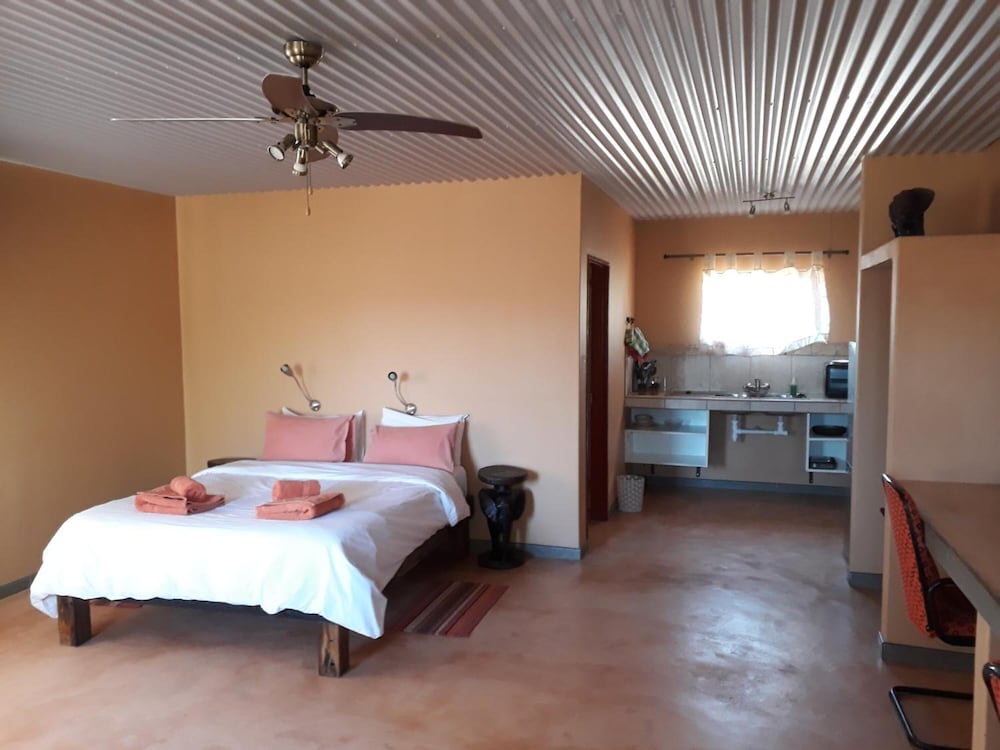 Ohange Namibia Lodge 12/50