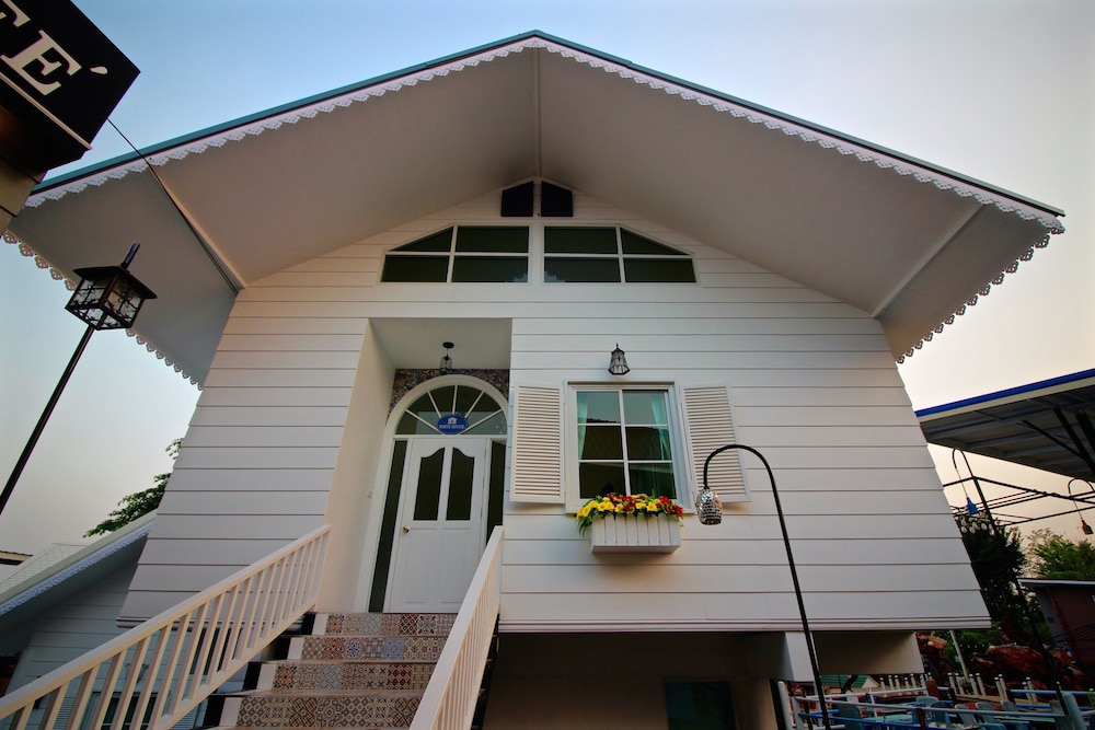 Yoko Riverkwai Hotel Resort 1/49