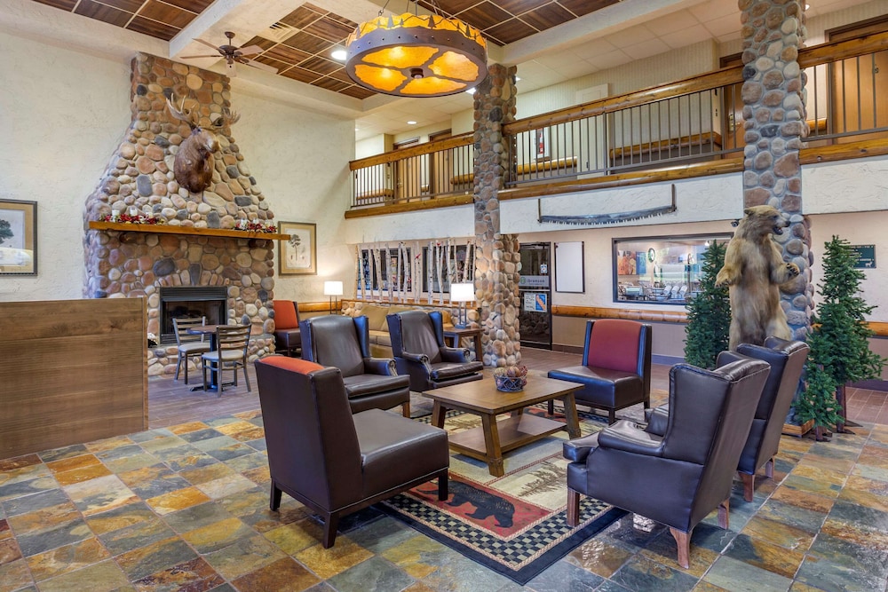 Comfort Inn and Suites Branson Meadows 41/44