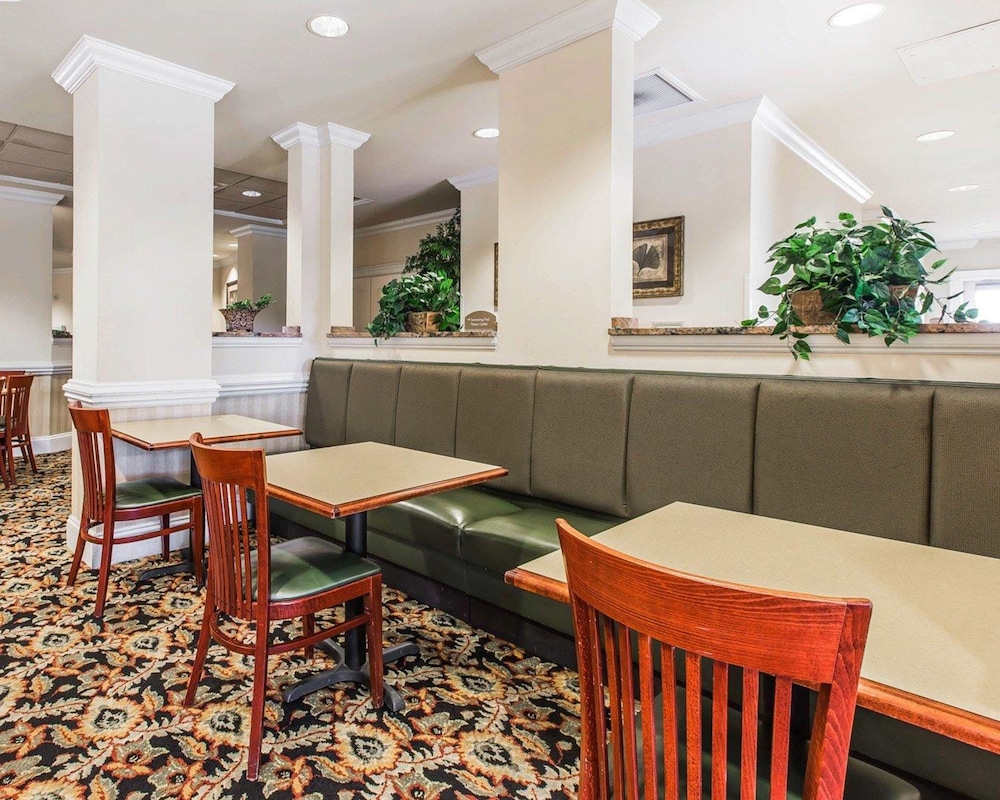 Comfort Suites Valdosta Mall Area 34/45